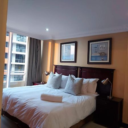 Appartamento Ocean Sunrise At The Sails - Durban Point Waterfront Esterno foto