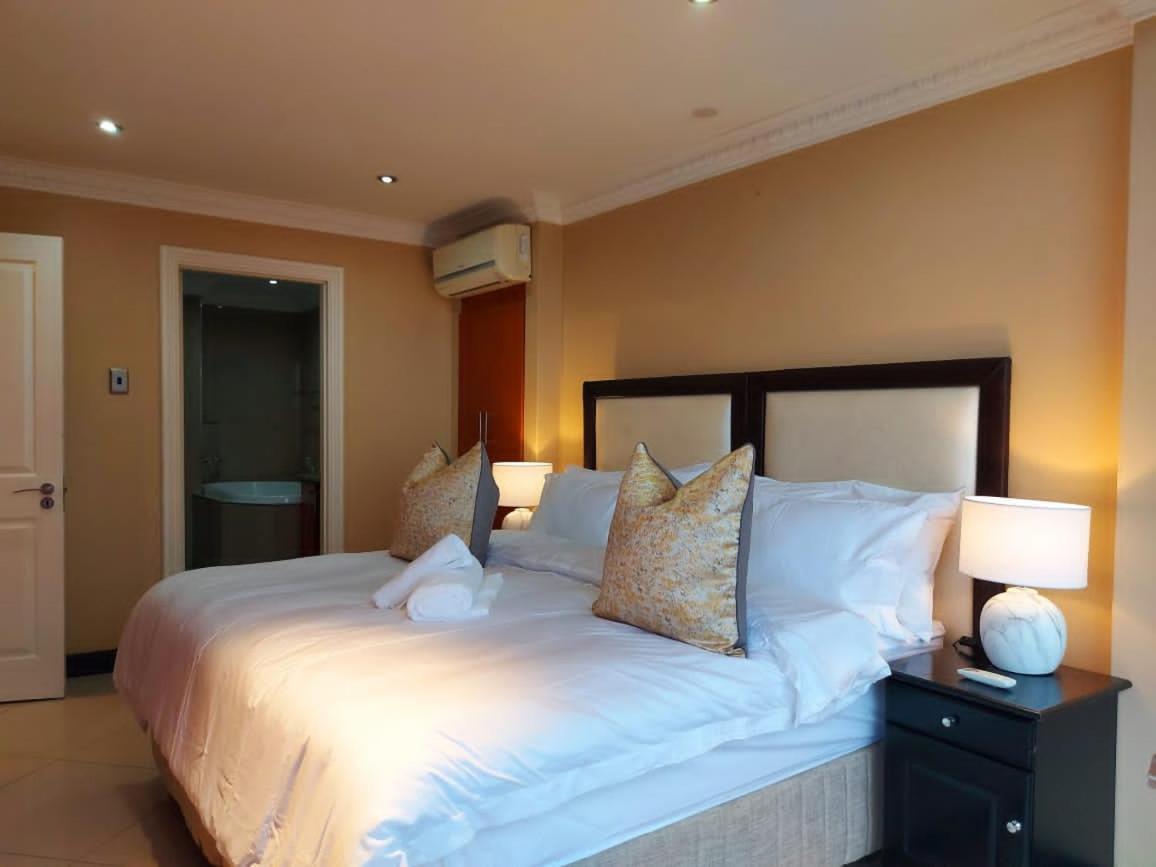 Appartamento Ocean Sunrise At The Sails - Durban Point Waterfront Esterno foto