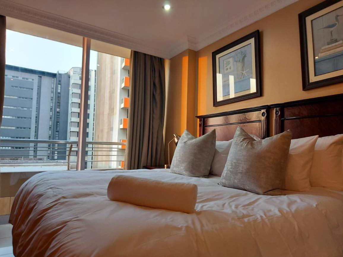 Appartamento Ocean Sunrise At The Sails - Durban Point Waterfront Esterno foto