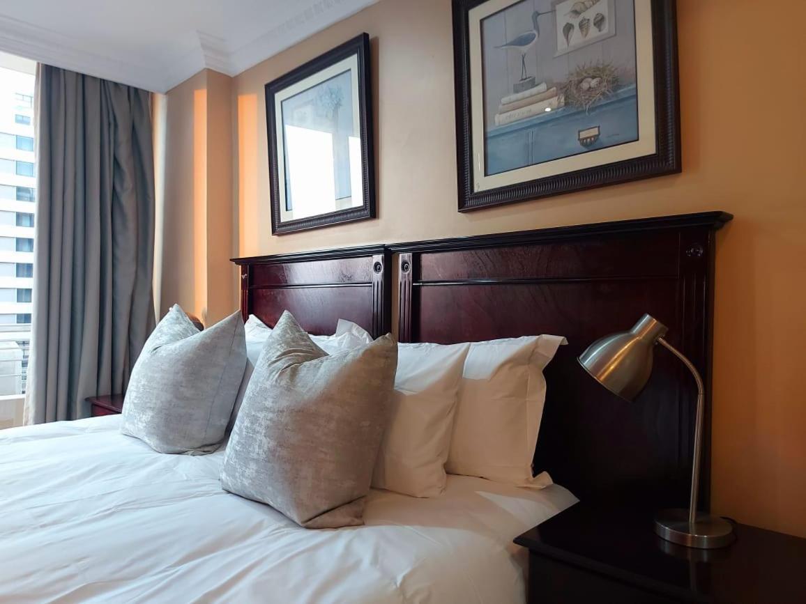Appartamento Ocean Sunrise At The Sails - Durban Point Waterfront Esterno foto