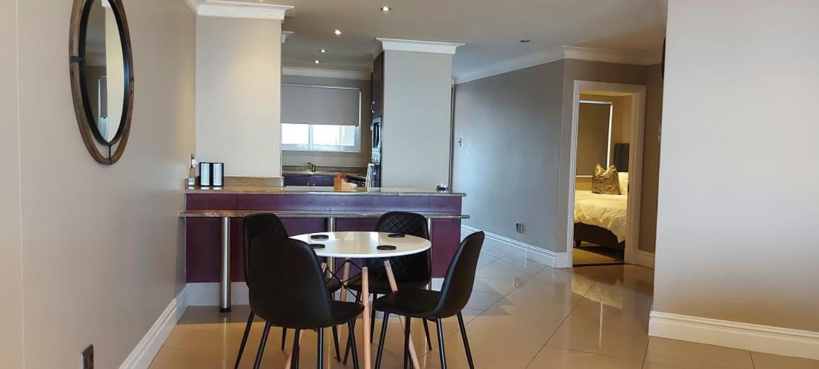 Appartamento Ocean Sunrise At The Sails - Durban Point Waterfront Esterno foto